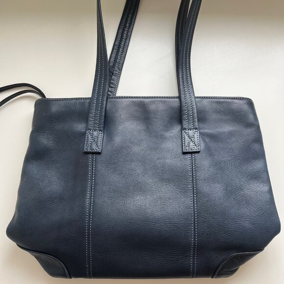 Vintage Tignanello Navy Leather Shoulder Bag - Picture 4 of 7